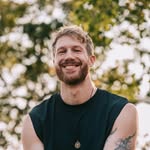 Tobi Winkelmann | Modern Yoga & Movement